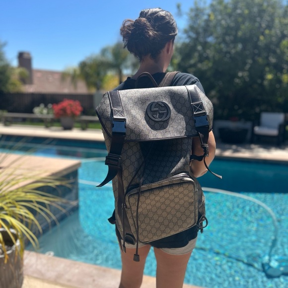 GG SUPREME CANVAS INTERLOCKING G BACKPACK- BEIGE/BROWN - Picture 5 of 10